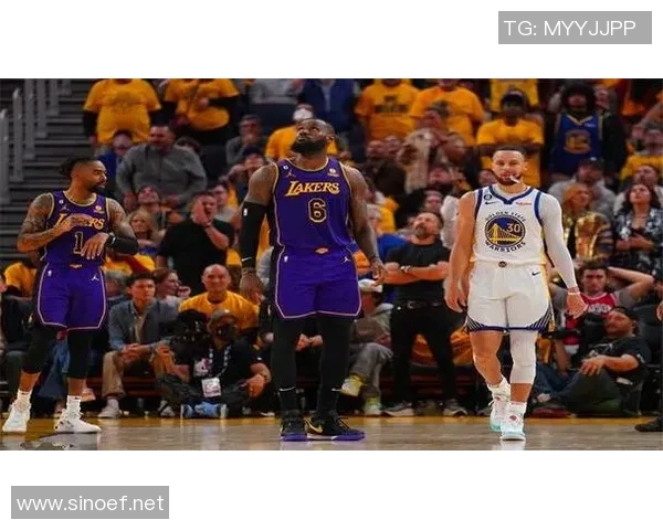 勇士与爵士第四场激战回顾球星表现与战术分析全面解读 勇士与爵士第四场激战回顾球星表现与战术分析全面解读