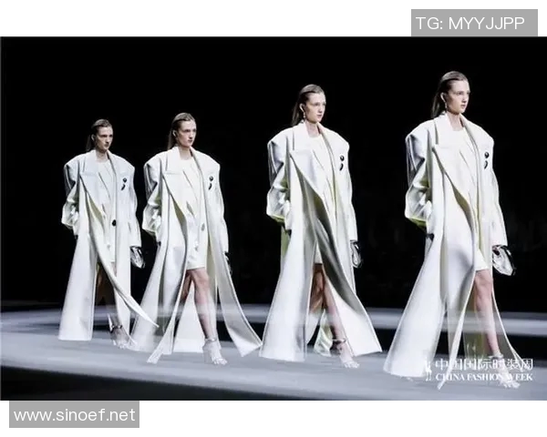 创新设计引领时尚潮流全解析从面料到款式打造个性化服饰体验 创新设计引领时尚潮流全解析从面料到款式打造个性化服饰体验