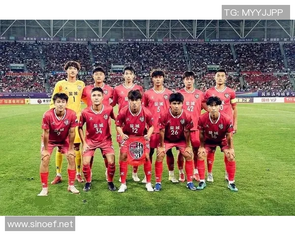 中国足球明星的奋斗历程与励志故事激励无数年轻人追逐梦想